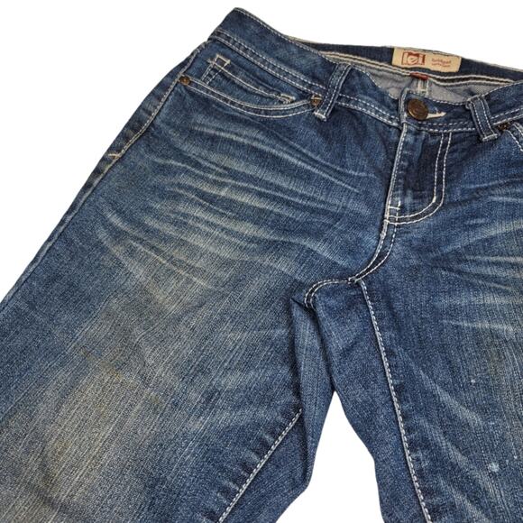 l.e.i. Jeans Bridget Curvy Bootcut Denim Size 5 *Damaged* - Picture 12 of 15